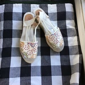 **New** Vindorreta Embroidered Espadrille Wedges. Handmade in Spain, 8M!